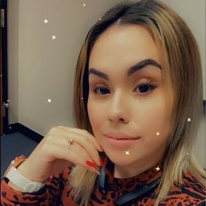 Meet your Posher, Monica